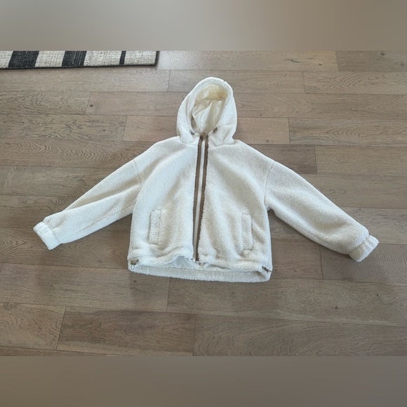 GAP Jackets & Blazers - GapFit Sherpa Jacket Cream Xl